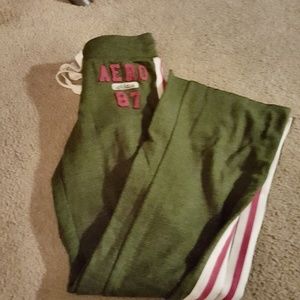 LIKE NEW AERO SWEATPANTS